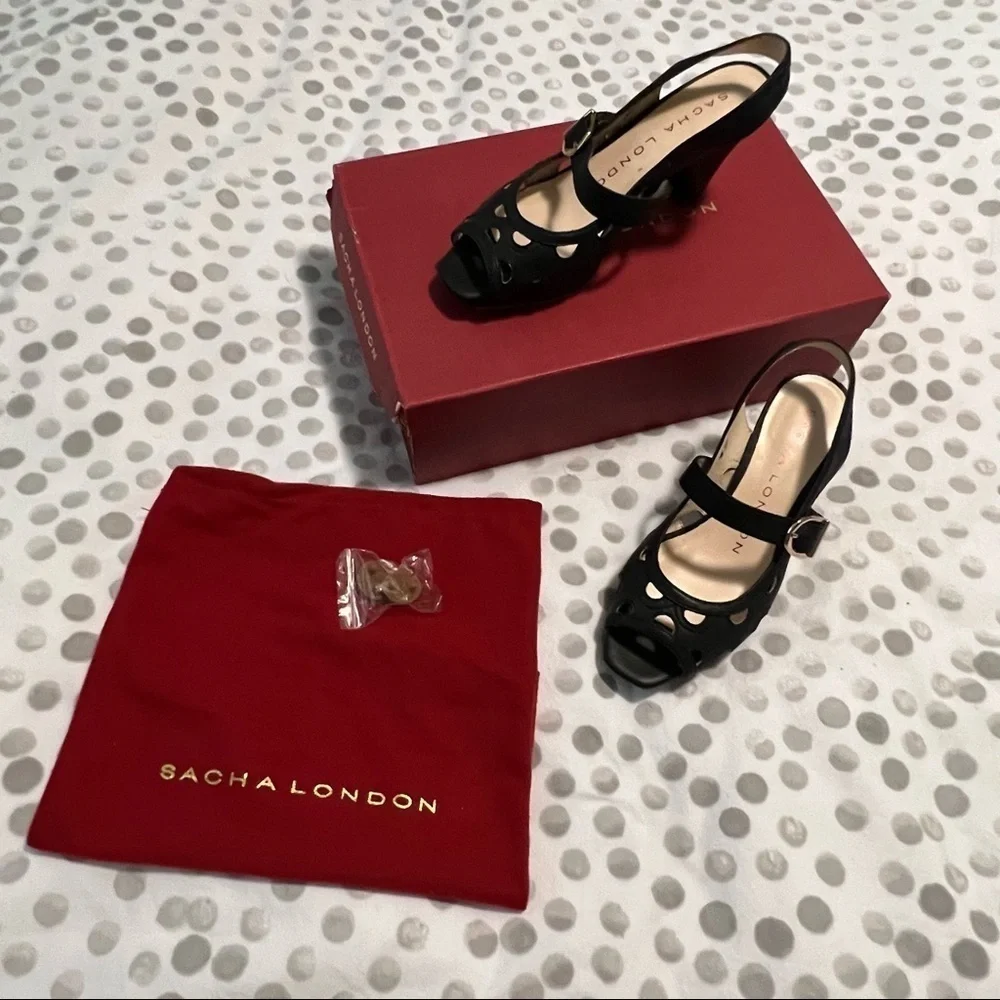 Sacha London Leslie Peep Toe Sandals Black Leather Size 6
